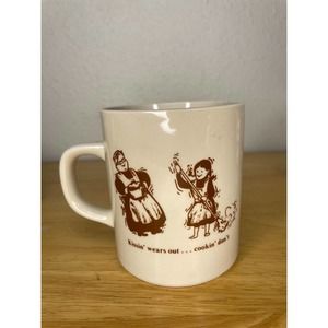 Amish Kissin' Wears Out Cookin' Don't 10 oz Coffee Mug